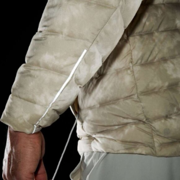lululemon athletica Beige Tie-Dye Puffer Jacket No Wear Excellent condition - Picture 3 of 10